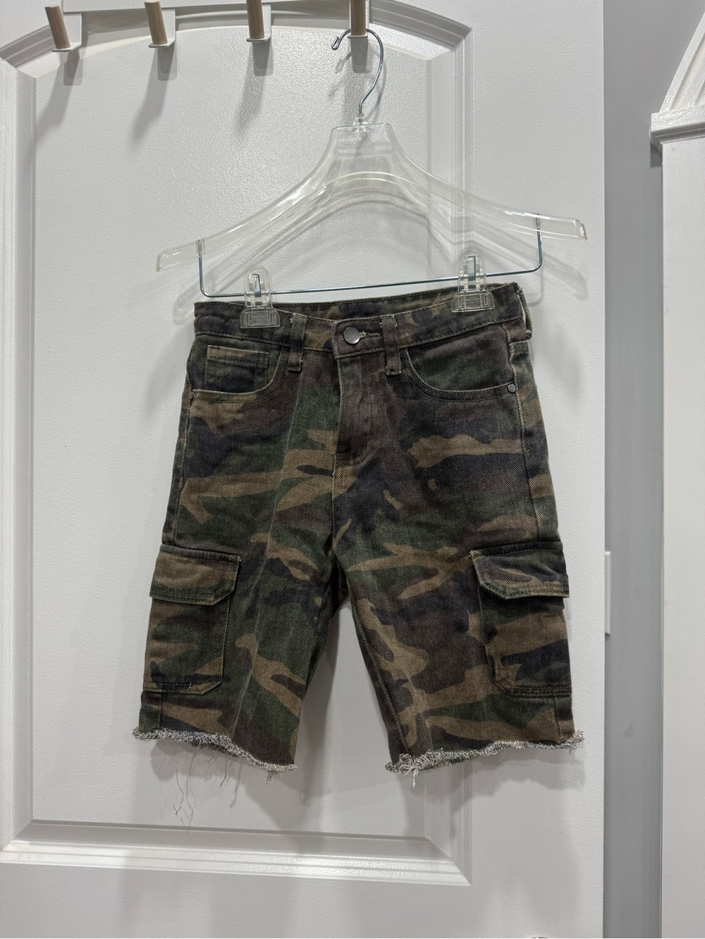 Camouflage Cargo boy’s Shorts - Green Camo size 8y